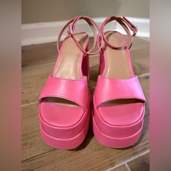 wild fable Shoes - Hot Pink Platform Heels – Size 7.5 US – Bold & Chic!